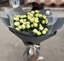Букет Белые кустовые розы Солинеро в Подгорном