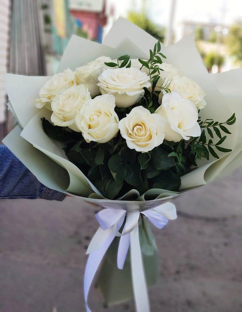 Букет Белые розы Проуд в Подгорном