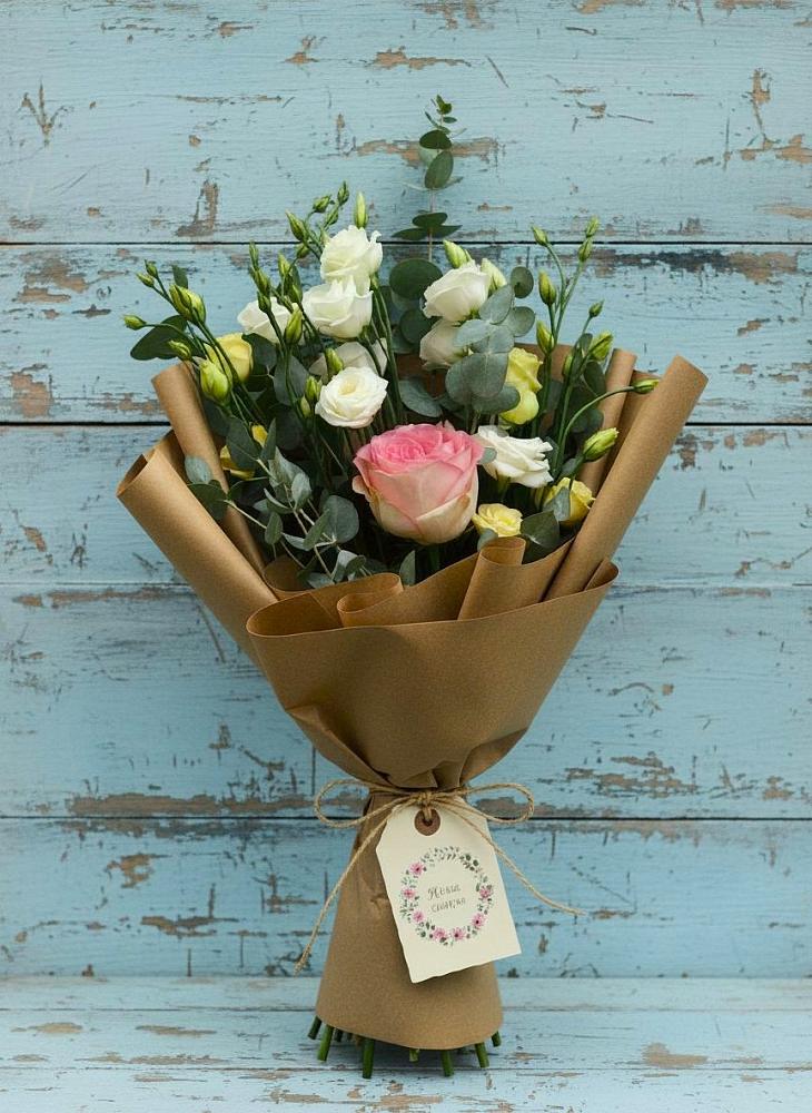 Букет цветов из: Розы и Лизиантусы в Подгорном