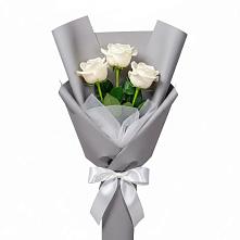 Букет 3 белые розы в Подгорном