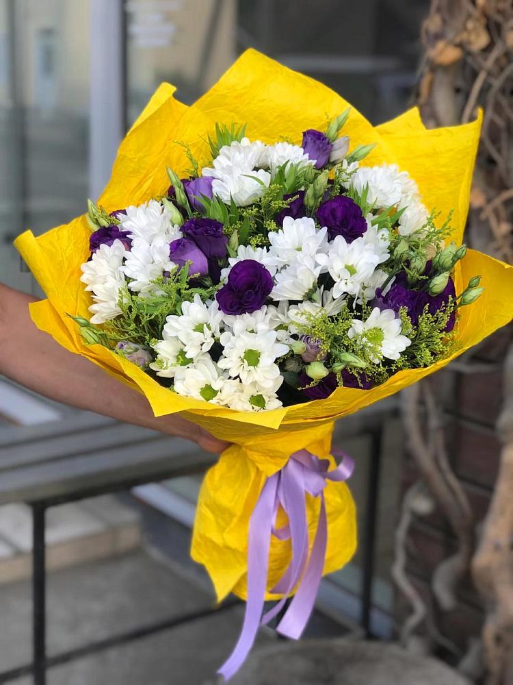 Букет цветов из: Ирисы, Хризантемы и Ромашки в Подгорном