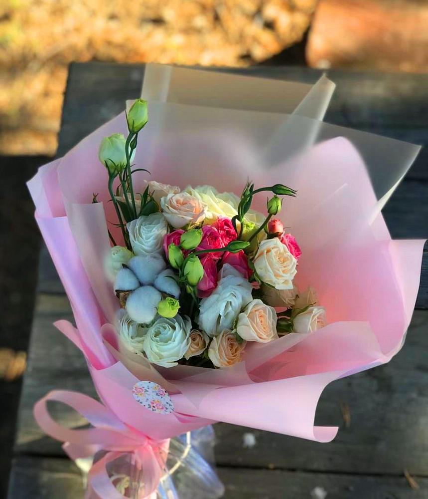 Букет цветов из: Розы и Лизиантусы в Подгорном