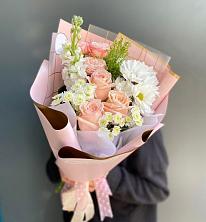 Букет цветов из:  Хризантемы и Розы в Подгорном