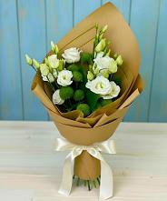 Букет цветов из:  Хризантемы и Лизиантусы в Подгорном