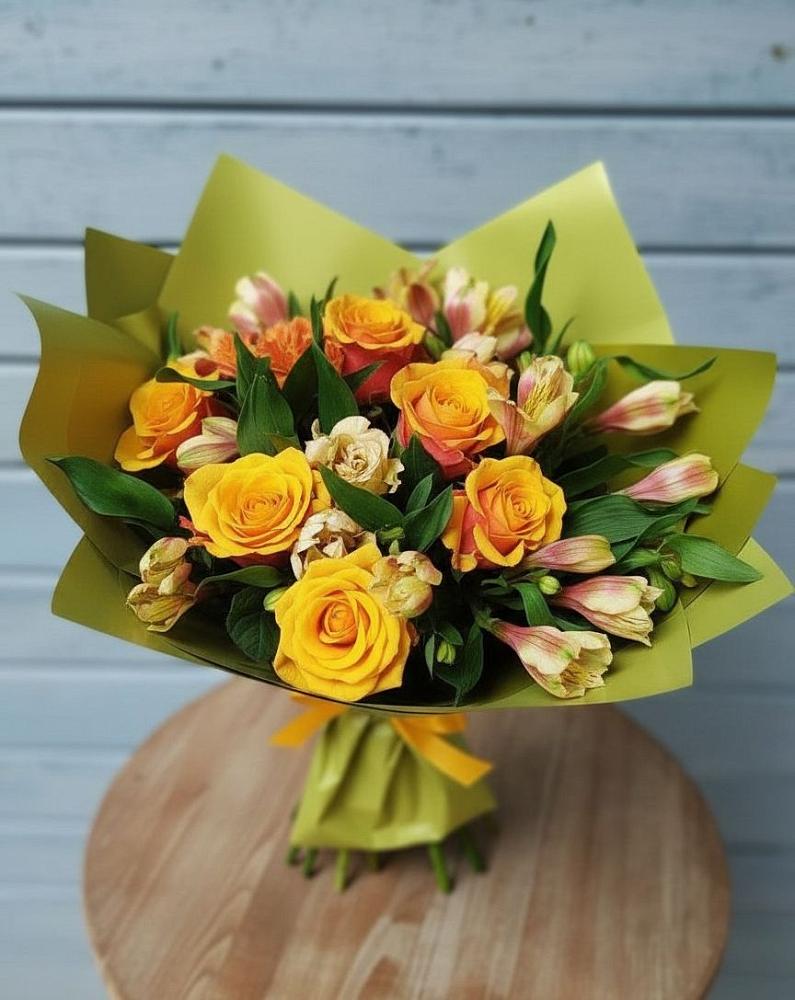 Букет цветов из: Альстромерии и Розы в Подгорном