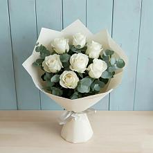 Букет Белые розы в Эвкалипте в Подгорном