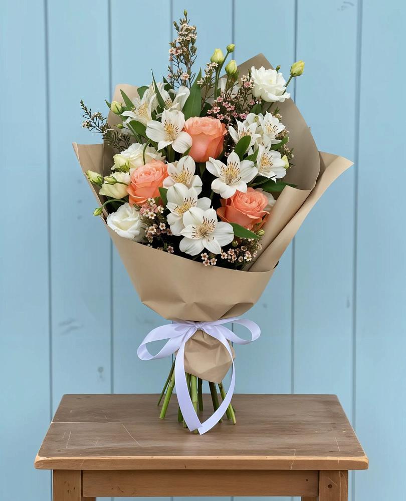 Букет цветов из: Альстромерии, Лизиантусы, Розы и Хризантемы в Подгорном