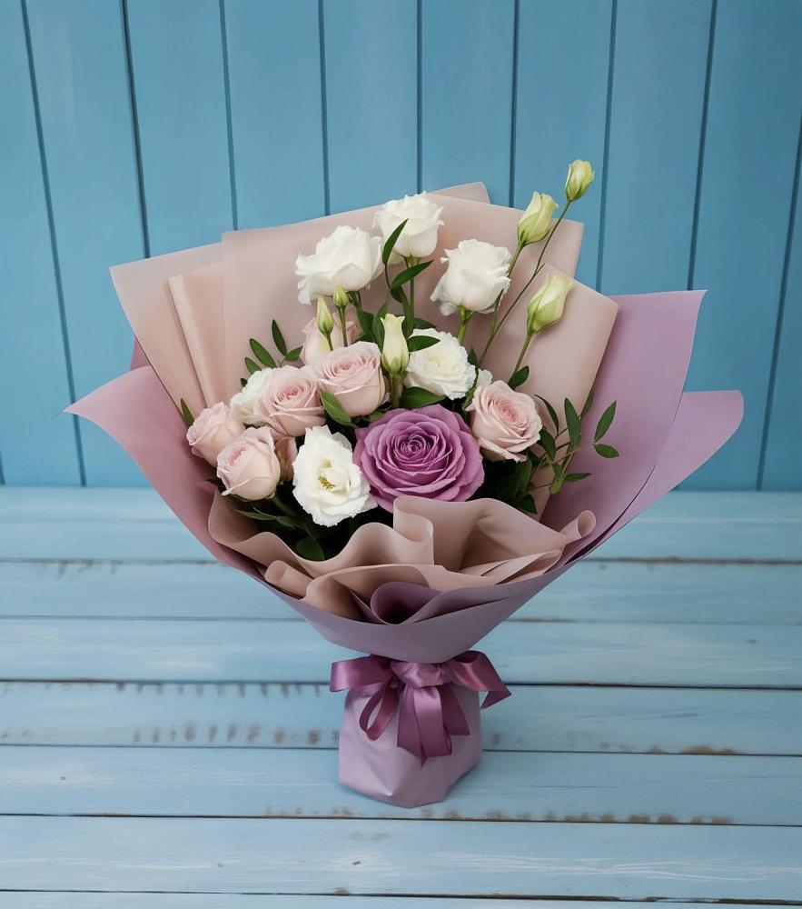 Букет цветов из: Розы и Лизиантусы в Подгорном